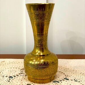 Beautiful brass case. Vintage condition with patina and made in India.